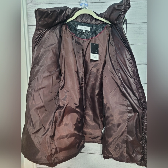 ⭐HOST PICK⭐NWT chocolate brown with gold hardware 2x puffer Jacket - Picture 10 of 16